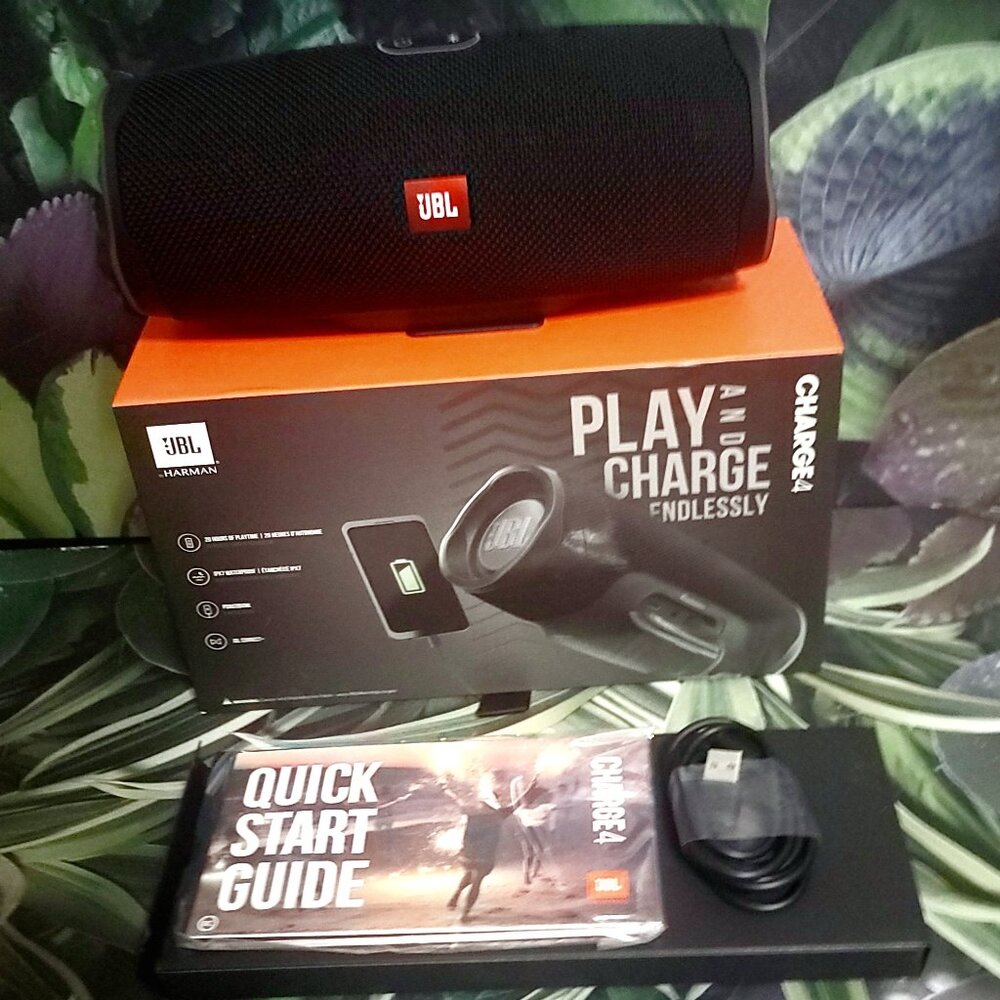 JBL Charge 4 - Portable Bluetooth Speaker